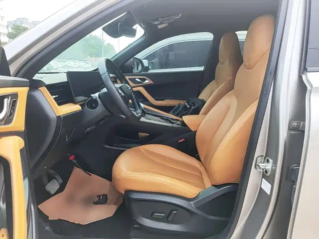 Roewe RX5 — Фото автомобиля 14