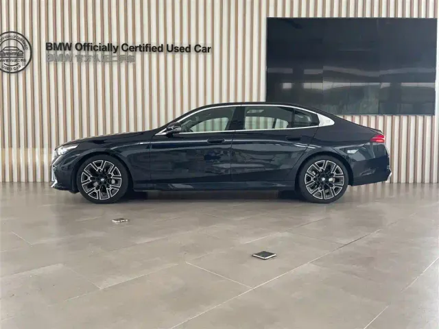 BMW 5 Series — Фото автомобиля 13