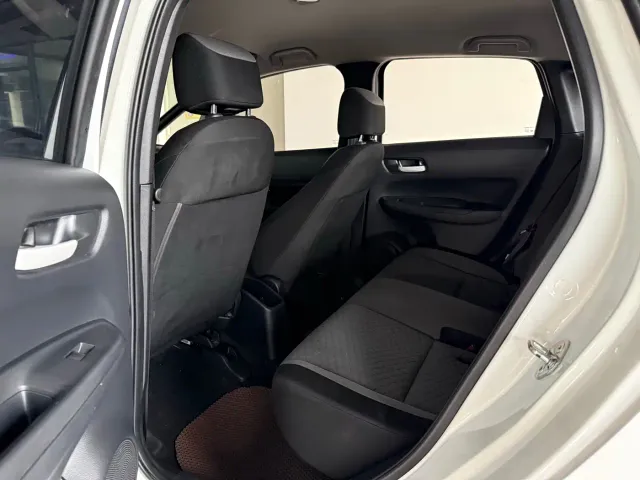 Honda Fit — Фото автомобиля 9