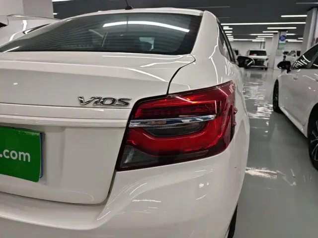 Toyota Vios — Фото автомобиля 7