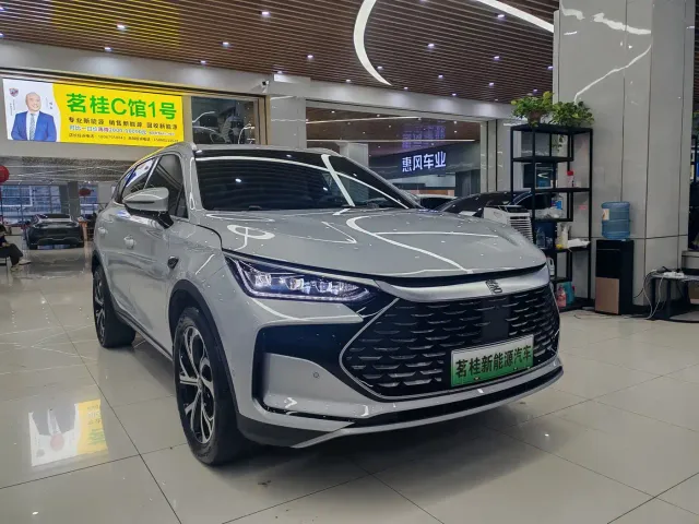 BYD Tang — Фото автомобиля 3