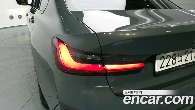 BMW 3-Series 3 серия (G20) 320i M Sport — Фото автомобиля 23