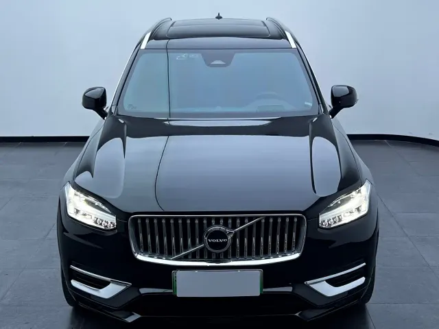Volvo XC90 — Фото автомобиля 2