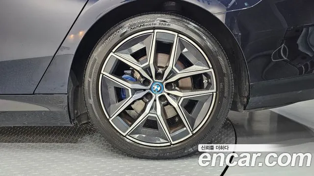 BMW i5 G60 — Фото автомобиля 6