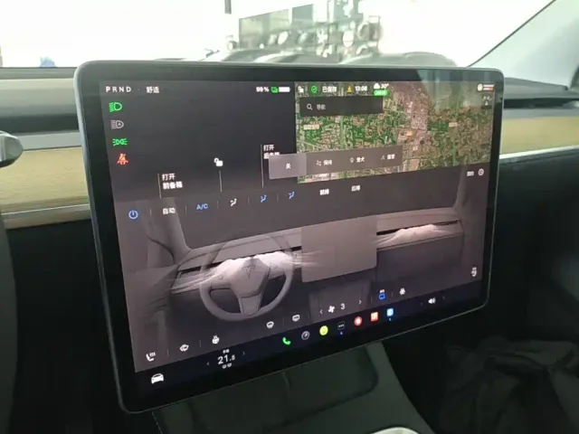 Tesla Model Y — Фото автомобиля 12