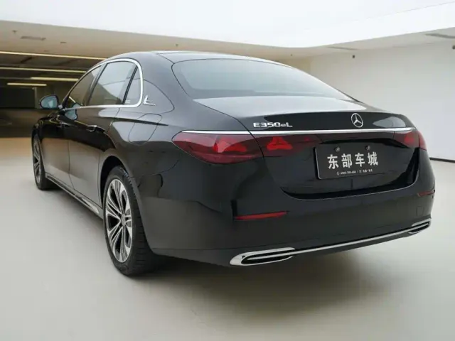 Mercedes-Benz E-Class — Фото автомобиля 4
