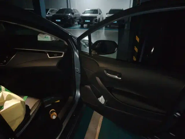 Toyota Levin 2023 Smart Hybrid 1.8L Luxury — Фото автомобиля 19