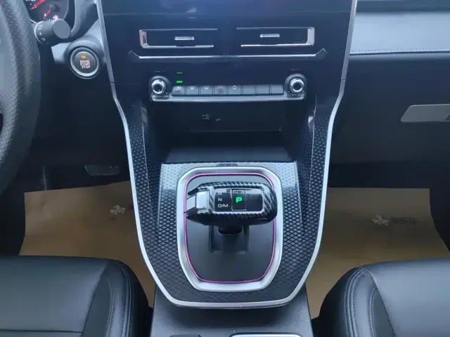Haval M6 — Фото автомобиля 16