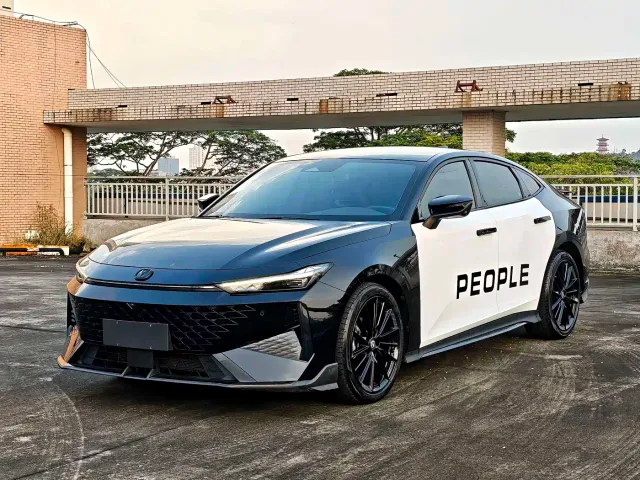 Фотография автомобиля — Changan UNI-V