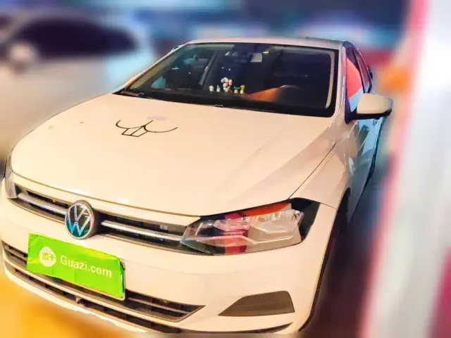 Фотография автомобиля — Volkswagen Polo