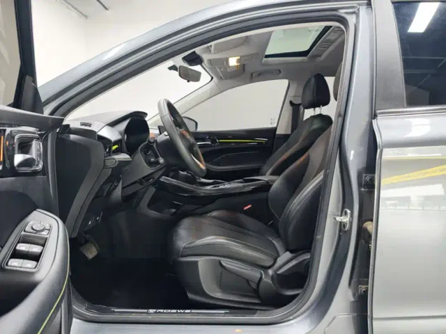 Roewe i5 — Фото автомобиля 9