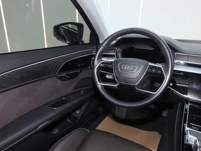 Audi A8 — Фото автомобиля 18