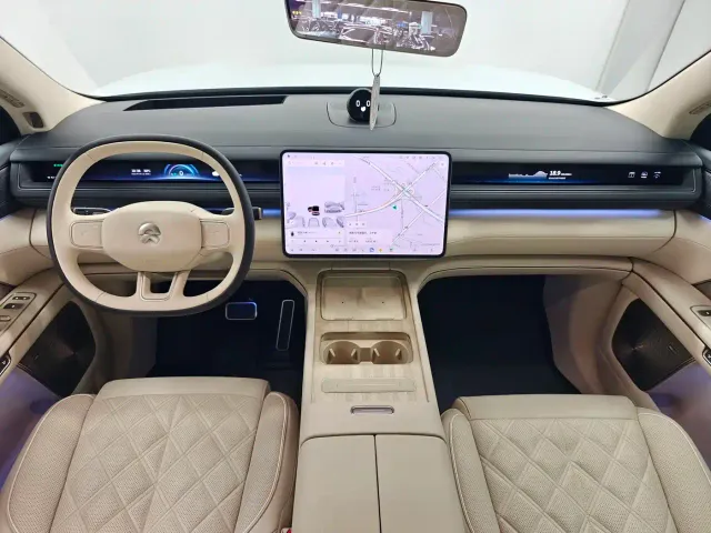 Nio ES8 — Фото автомобиля 20
