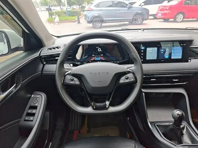 Roewe i5 — Фото автомобиля 10