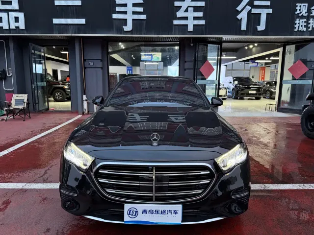 Фотография автомобиля — Mercedes-Benz E-Class