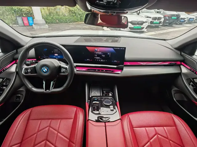 BMW i5 — Фото автомобиля 17
