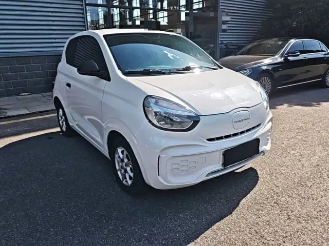 Roewe Clever — Фото автомобиля 3