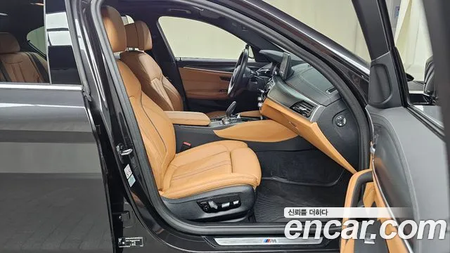 BMW 5-Series — Фото автомобиля 25