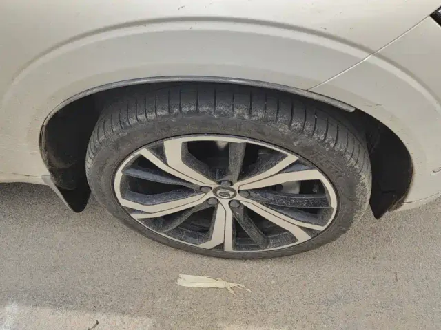 Volvo XC60 — Фото автомобиля 6