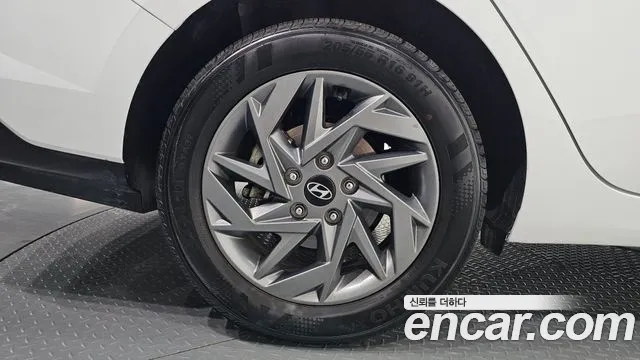Hyundai Avante CN7 — Фото автомобиля 6