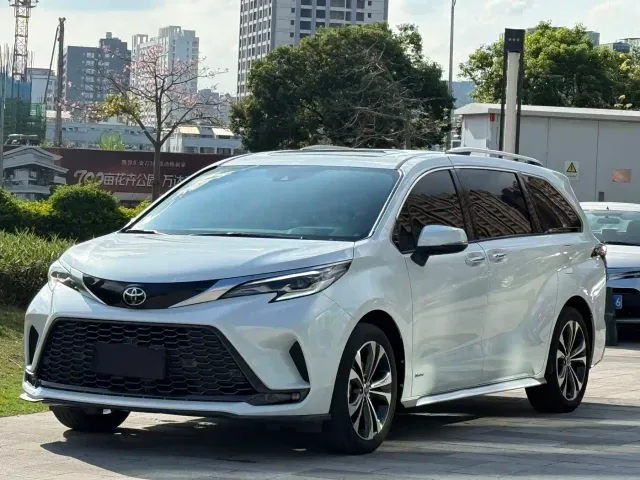 Фотография автомобиля — Toyota Granvia