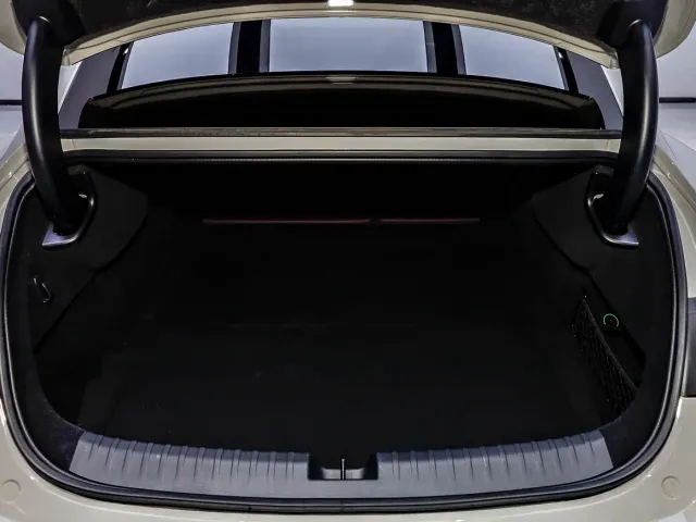 Xiaomi SU7 — Фото автомобиля 5