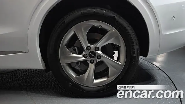 Genesis GV70 — Фото автомобиля 6
