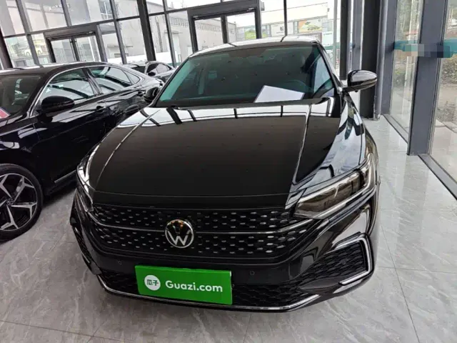 Volkswagen Passat — Фото автомобиля 2