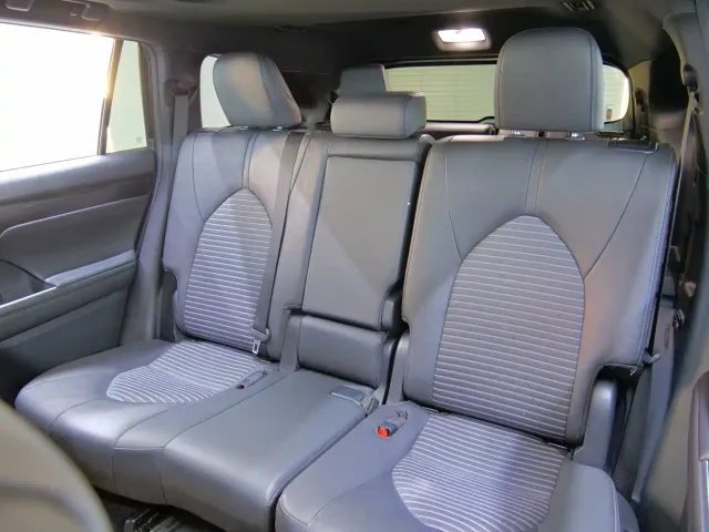 Toyota Crown Kluger — Фото автомобиля 16