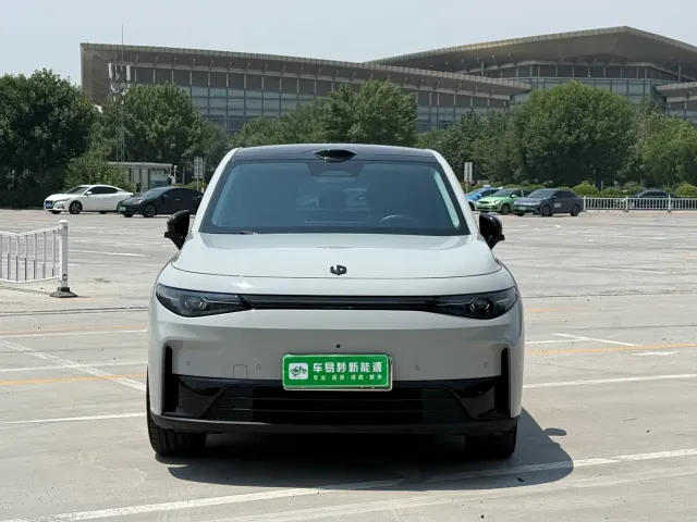 Leapmotor C10 — Фото автомобиля 2
