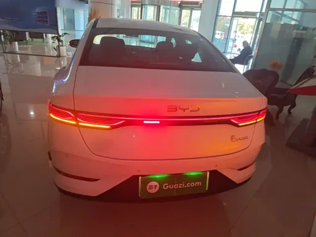 BYD Qin PLUS — Фото автомобиля 5