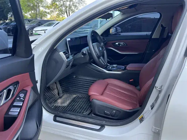 BMW i3 — Фото автомобиля 4