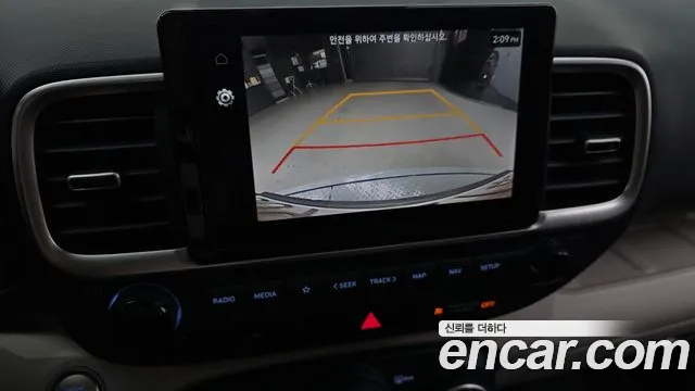 Hyundai Venue — Фото автомобиля 16