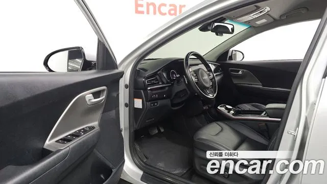 Kia Niro Niro Plus Air — Фото автомобиля 10