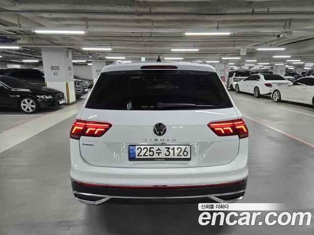 Volkswagen Tiguan — Фото автомобиля 4