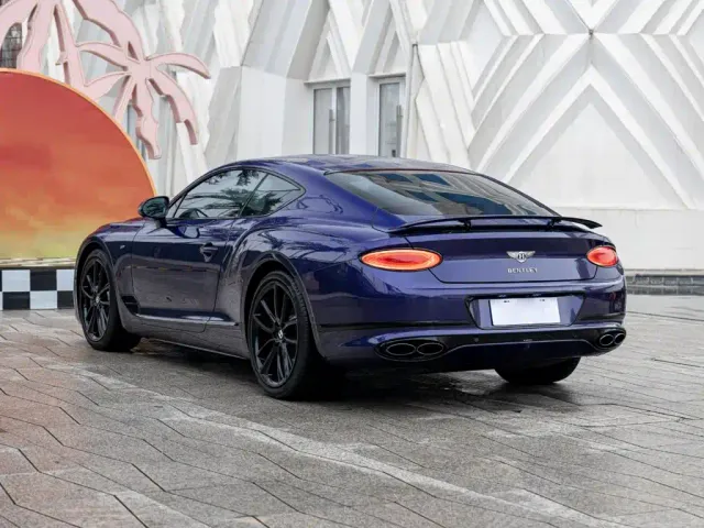 Bentley Continental — Фото автомобиля 6