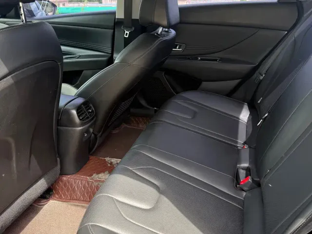 Hyundai Elantra — Фото автомобиля 13