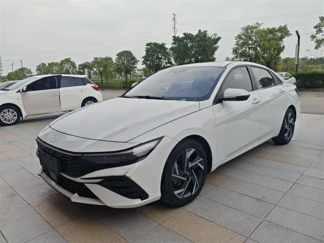 Фотография автомобиля — Hyundai Elantra