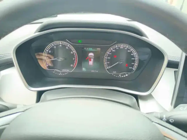 Geely Binyue — Фото автомобиля 4
