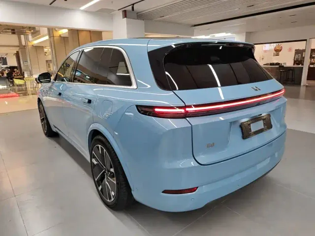 Li Auto L7 — Фото автомобиля 4