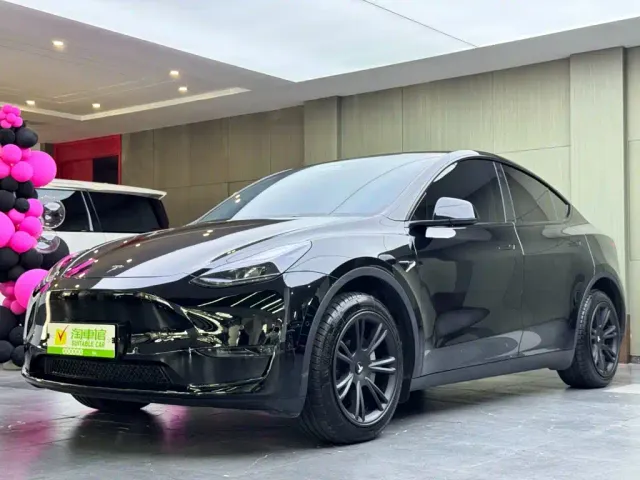 Фотография автомобиля — Tesla Model Y