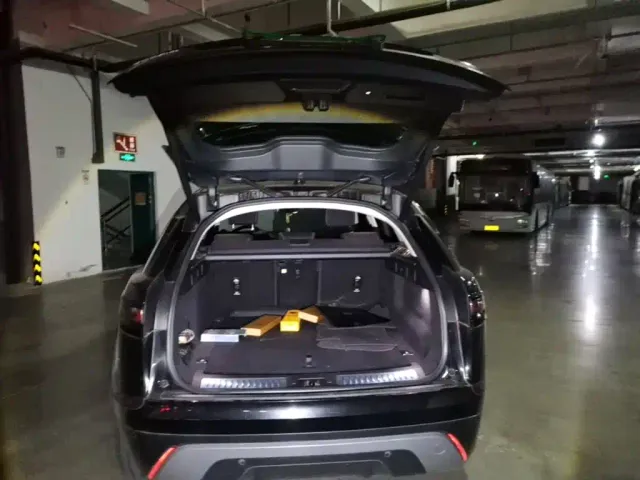 Land Rover Range Rover Velar — Фото автомобиля 15