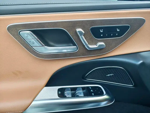 Mercedes-Benz E-Class — Фото автомобиля 10