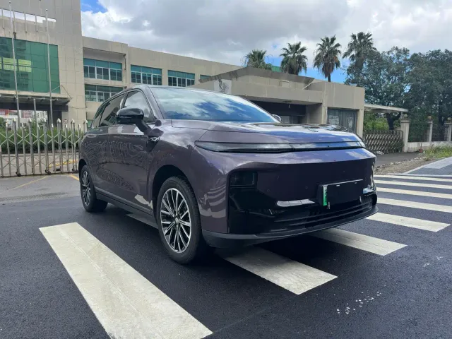 Leapmotor B10 — Фото автомобиля 3