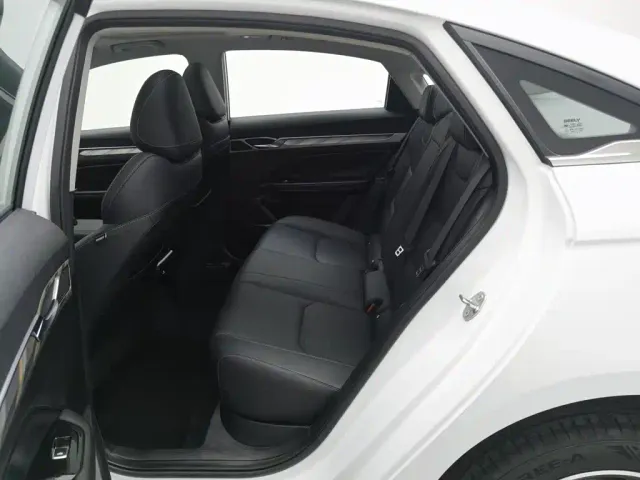 Geely Emgrand L — Фото автомобиля 15