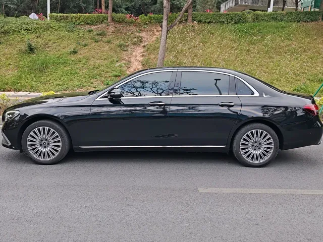 Mercedes-Benz E-Class — Фото автомобиля 12