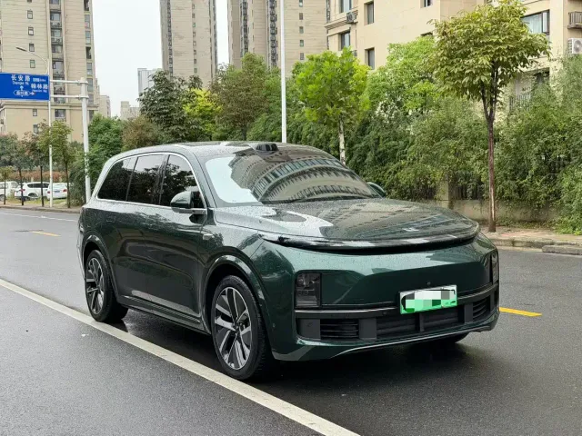 Li Auto Li Xiang L9 2024 Model Ultra — Фото автомобиля 3