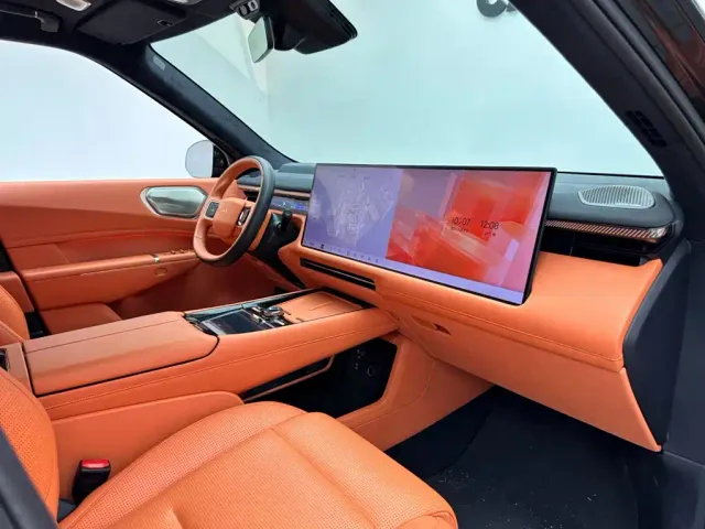 Lynk & Co 900 — Фото автомобиля 11