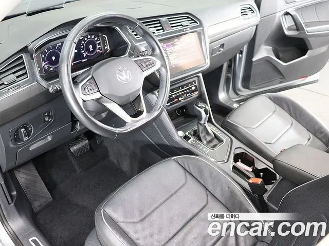 Volkswagen Tiguan — Фото автомобиля 16