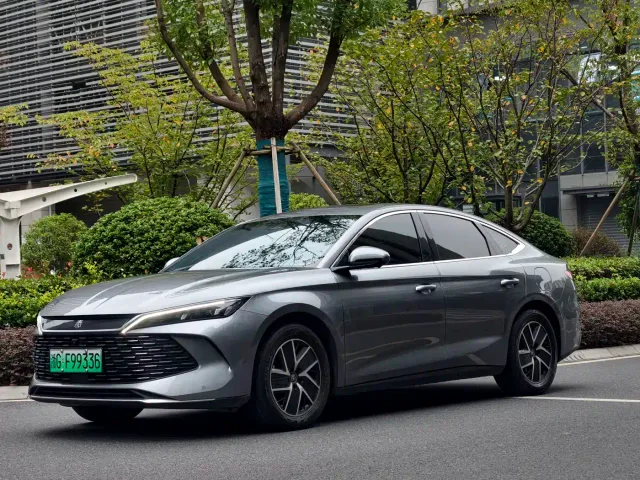 BYD Qin L — Фото автомобиля 10